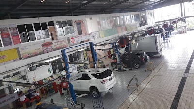 Photos of Auto 2000 Bekasi Barat