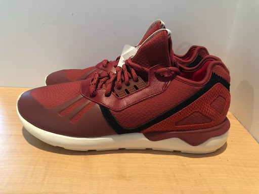 YeezyShoes.com