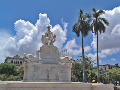 Photos of Fuente de la India o la Noble Habana.