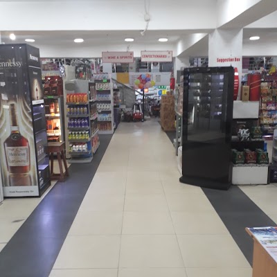 Photos of Royal De Prince Olowora Lagos