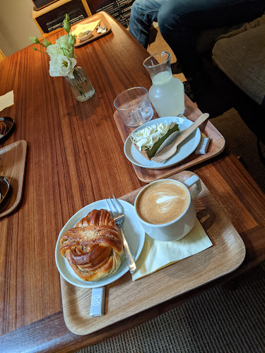 The Monocle Café Phone number