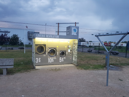 PARKING POIDS-LOURDS SECURISE - SAUSHEIM