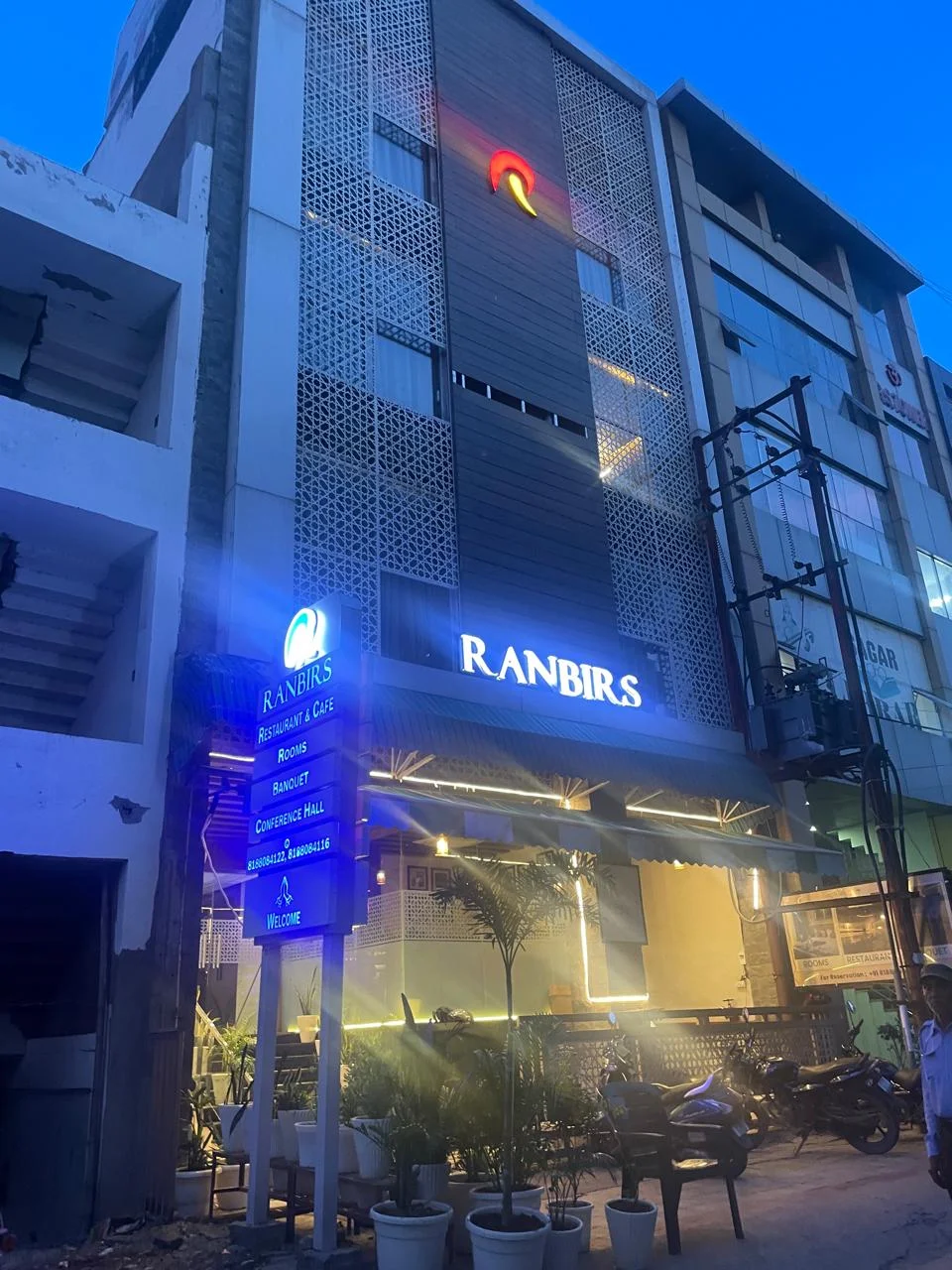Hotel Ranbirs Alambagh