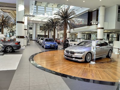Photos of BMW Abu Dhabi Showroom Umm Al Nar