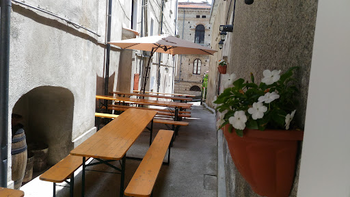 Flying Pizza( pizzeria con forno a legna) Gallery - Italy