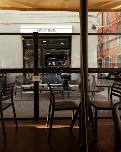 Lounge Bar & Coffee Grande Italia - Thumbnail