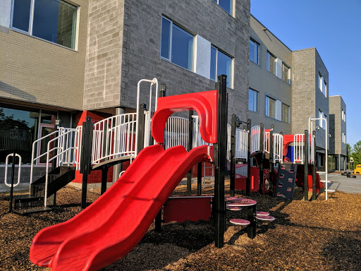 Ecole Maple Elementary School - Thumbnail
