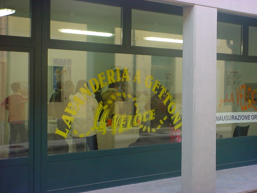 Lavanderia a Gettoni "La Veloce" Maniago PN - Thumbnail