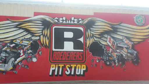 Roederer's Pit Stop - Visual