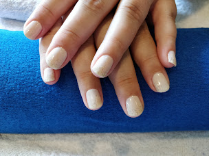 Photo n°21 de D'un simple regard à Juillan (Maquilleur.euse)