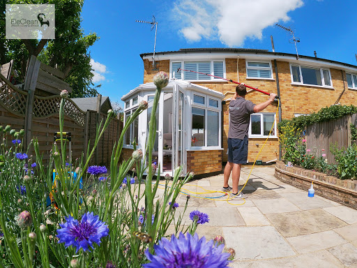 EleClean Window Cleaning - Visual