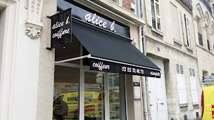 Photo n°9 de Denis Bâches à Villeneuve-Saint-Germain (Magasin de stores et de rideaux)