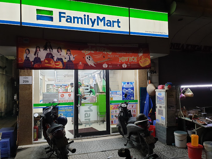 Familymart 206 Xô Viết Nghệ Tĩnh