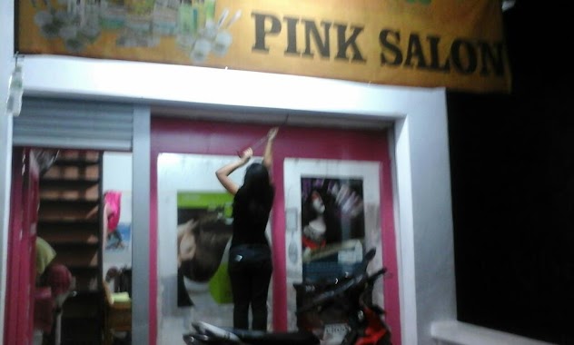 Pink Salon, Author: Rafqy Septana Putra Sembiring K Sembiring