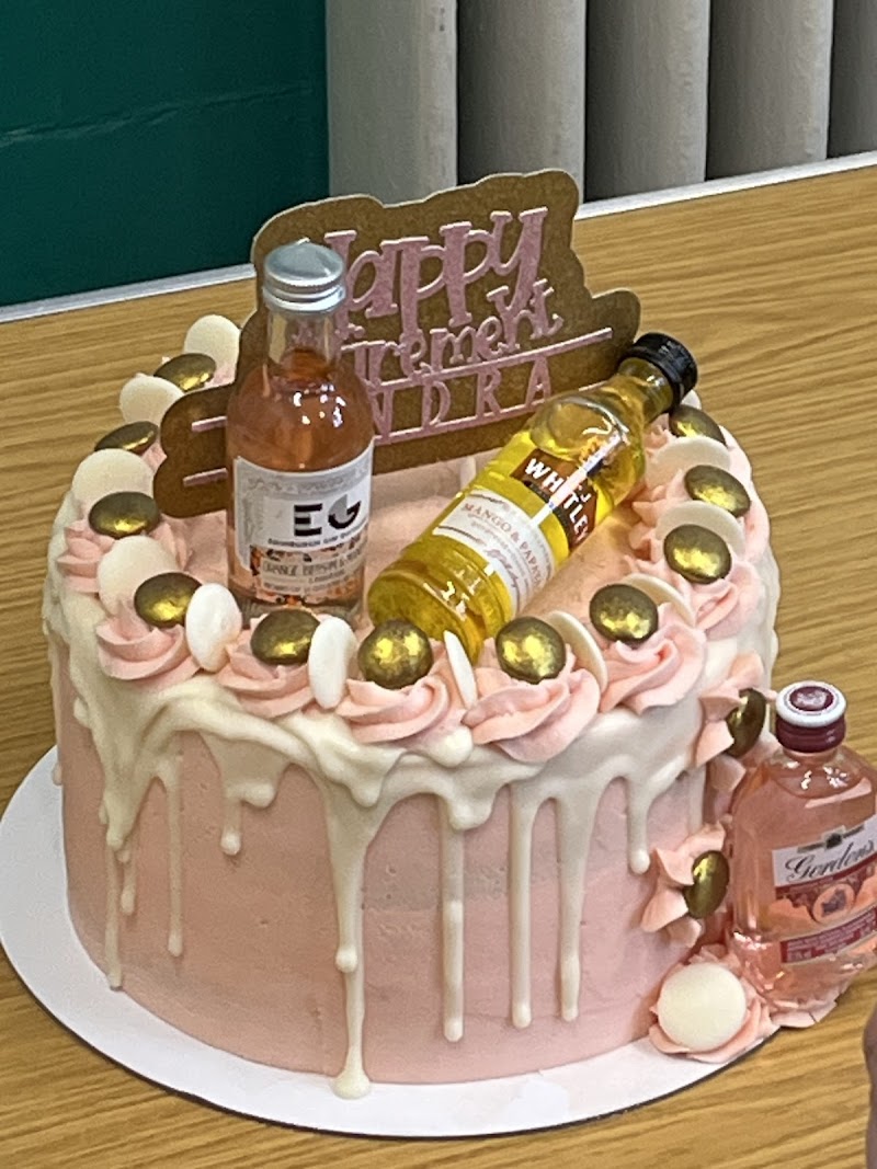 Oh Crumbs! Bakery, Cake & Sweet Shop photo 2