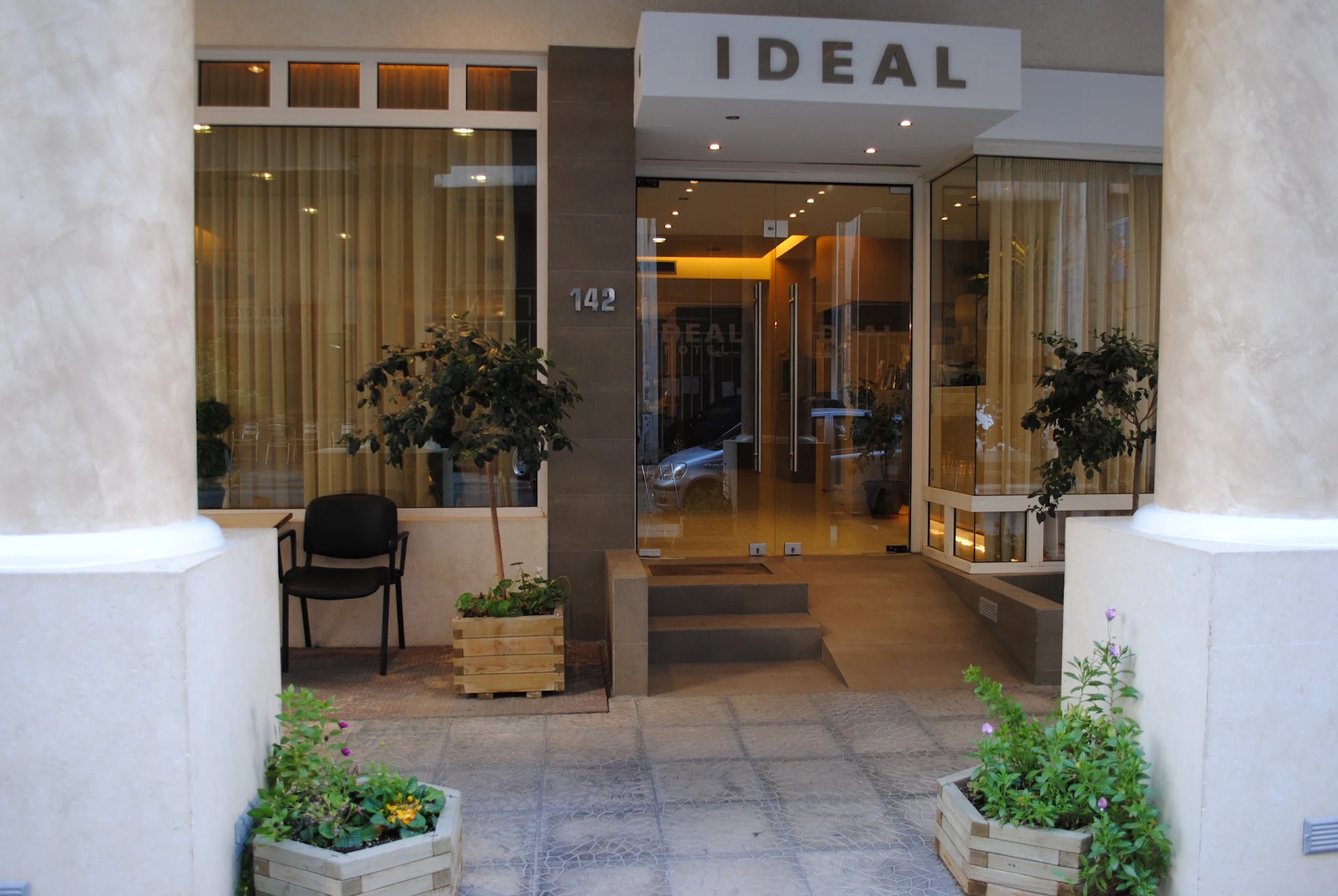Ideal Hotel