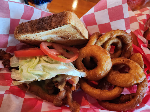 Pontoon Saloon - Visual
