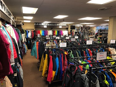 Ski and Snowboard Outlet @ Schuss