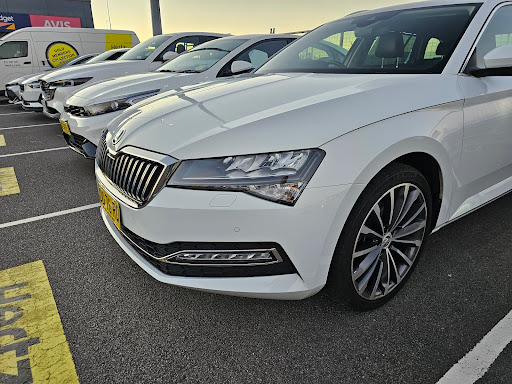 Hertz Car Rental - Williamtown Airport