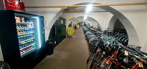 Lockerpoint Luggage Storage Damrak Gallery - Netherlands