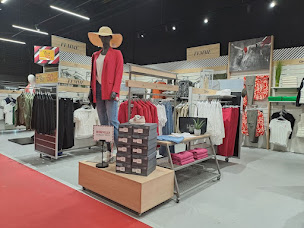 Photo n°15 de Sport 2000 Graulhet à Graulhet (Magasin de vêtements pour femmes)