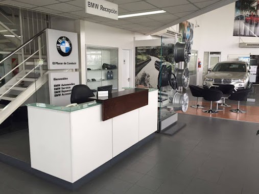 Santos BMW, Author: Santos BMW