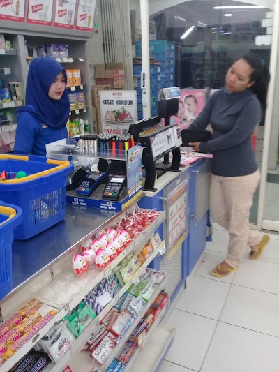 Photos of Indomaret Bumi Harapan
