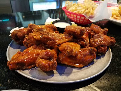 Photos of Pluckers Wing Bar