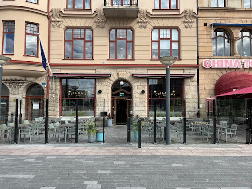 Diplomat & Bar - Thumbnail
