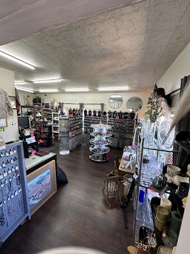 Jens Thrift Shoppe & Jewelry Boutique - Thumbnail