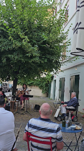 Na břehu Rhôny bistro Maltézské náměstí