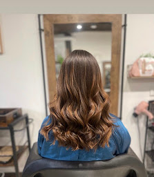 Photo n°9 de L Art De Pl Hair à Saint-Maximin-la-Sainte-Baume (Salon de coiffure)