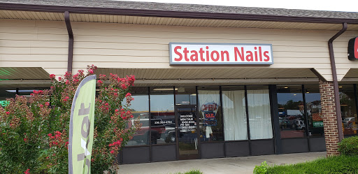 Station Nails Logo