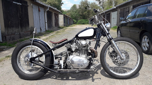 Dynamit Garage - Visual