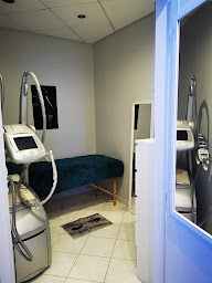 Photo n°12 de Déesse Coiffure & Beauté à Druye (Institut de massages)