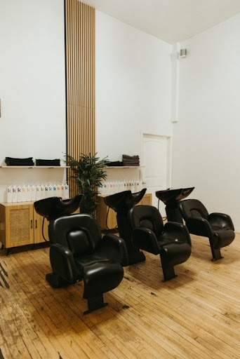Urban Roots Hair Studio - Thumbnail