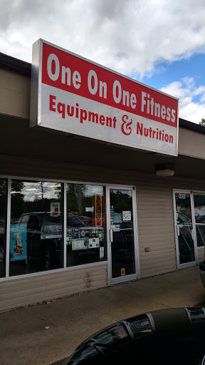 One On One Fitness Equipment Logo