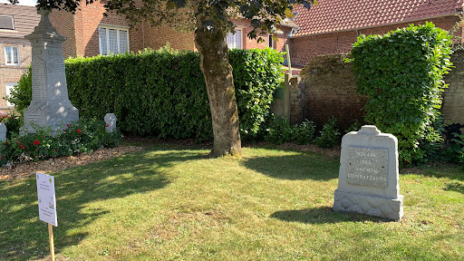 Monument Communal de Camphin-en-Carembault - Thumbnail
