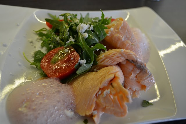 Ogrodnica porch. Restaurant