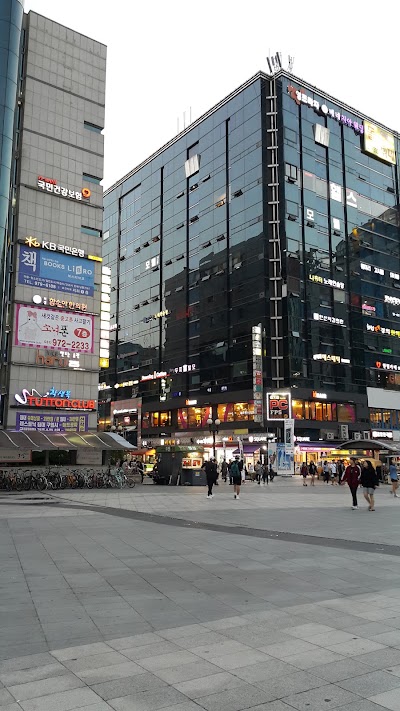 Photos of Hwa Jeong
