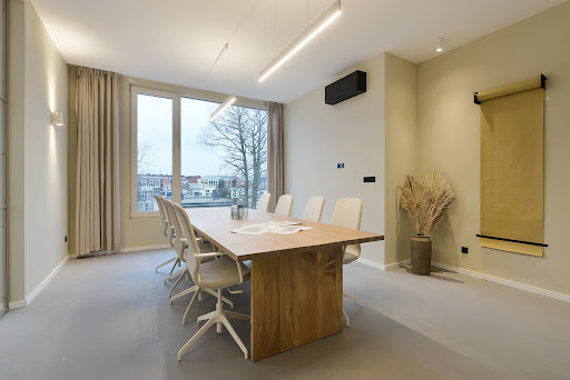 Young Central Parkstraat Den Haag