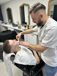 Photo n°16 de Le Muski Coiffeur / Barbier à Ozoir-la-Ferrière (Salon de coiffure)