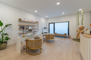 Photo n°2 de L'art de la lime à Châteauneuf-les-Martigues (Salon de manucure)