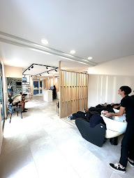 Photo n°9 de OZONEBIO - Salon de Coiffure Naturel & Bio à Saint-Denis (Salon de coiffure)