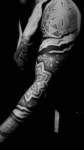 Vegvisir Tattoo Studio