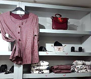 Photo n°11 de LIBERTINE à Pessac (Magasin de vêtements pour femmes)