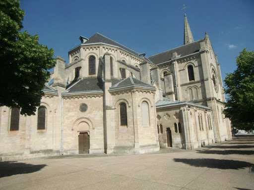 Basilique de la Sainte Tunique du Christ - Thumbnail