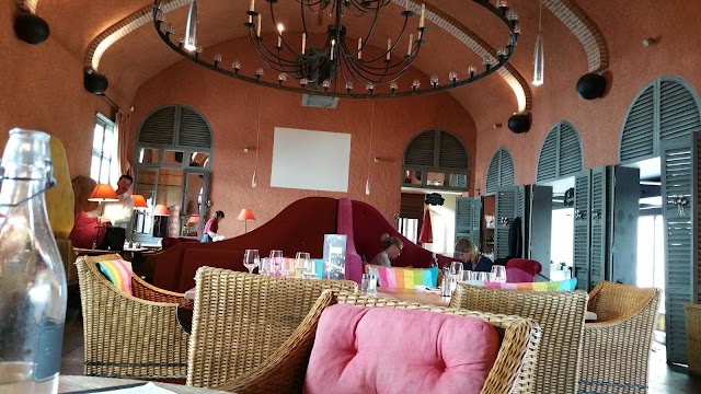Au Living Room Clamart