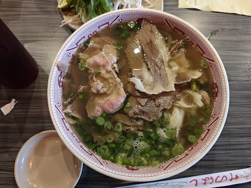 Pho Ben - Visual
