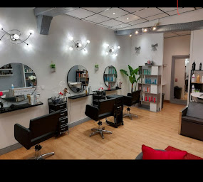 Photo n°14 de Brillance et reflets à Troyes (Salon de coiffure)